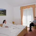 Haus Oberland Hotel 3*