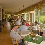 Hotel Haus Oberland 3*
